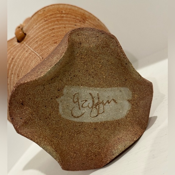 Vintage Studio Pottery Vessel Ikebana Bamboo Handle Signed (00499) - Picture 13 of 15